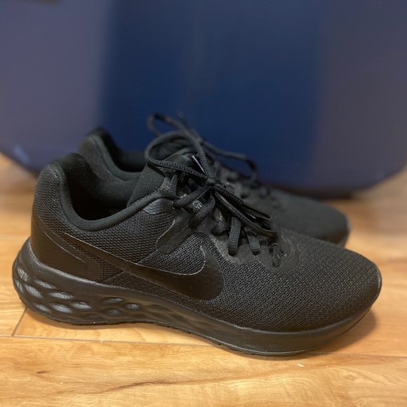 Black Nike Womens Revolution 6 Next Nature Running Shoes - Picture 5 of 8